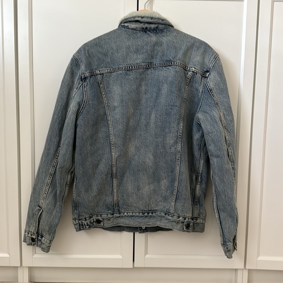 Levi’s Sherpa Lined Denim Jacket - Picture 3 of 6
